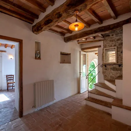 Degli Artisti By Mmega Canonica (Umbria)